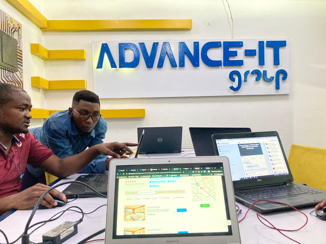 advance IT Group